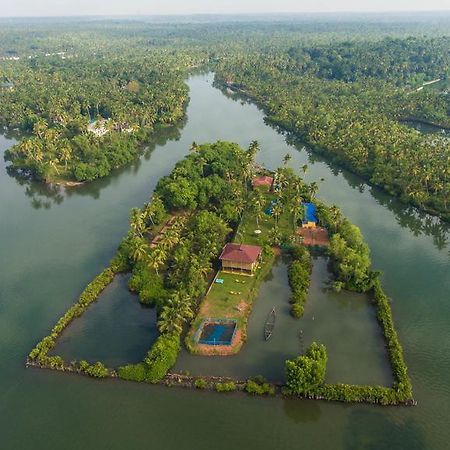 Vinis Farm - A Private Island Stay -Privacy Redefined !!! Mundrothuruth Exteriör bild