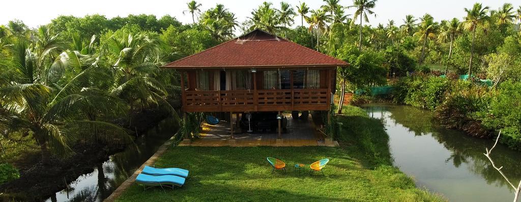 Vinis Farm - A Private Island Stay -Privacy Redefined !!! Mundrothuruth Exteriör bild
